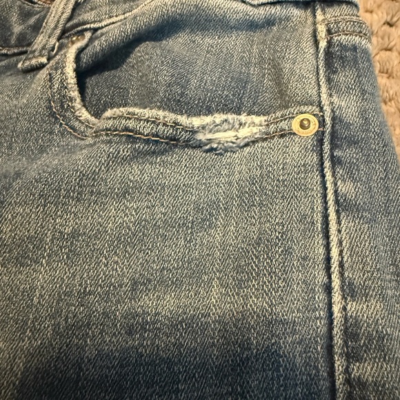 💙 Lucky Brand Sienna Slim Boyfriend Jeans Size 4 / 27 | Light Wash | Distressed - Picture 6 of 12